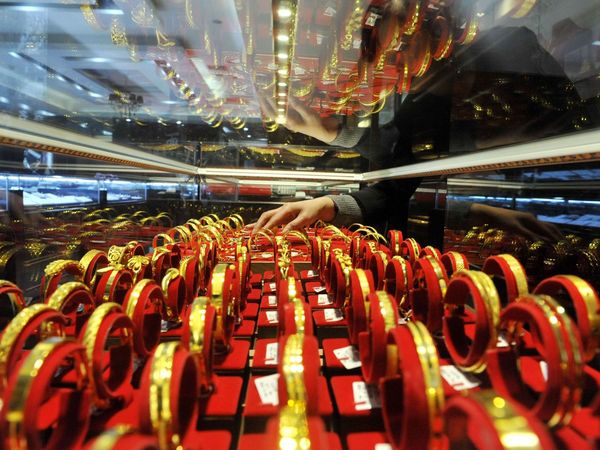 Gold shines again from Corona, at new height in India, at 8-year high in the world