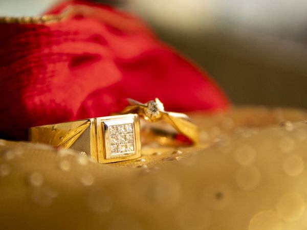 Gold price today falls Rs 141, Silver up Rs 43 know 14 to 24 carat rates on 25 January 2021 