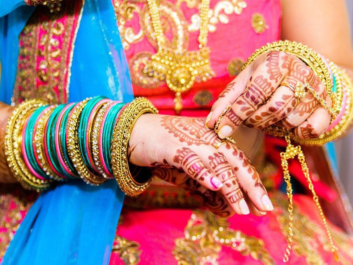 Gold Price Today 24 December: गिरावट पर लगा ब्रेक, सोना-चांदी में फिर उछाल, जानिए 14 से लेकर 24 कैरेट का भाव