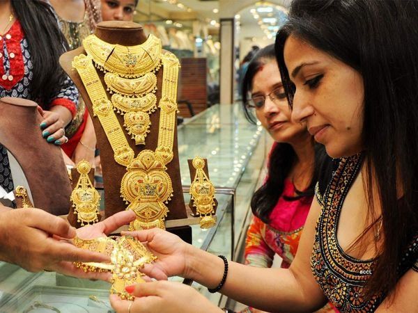 Aaj ke sone ka bhav gold silver price today 26 August 2021 know gold rates in your city 