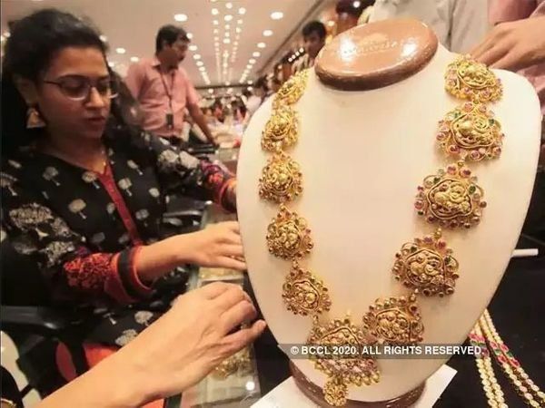 Gold price today rise Rs 743, silver jumps Rs 3,615 know 24 carat, 22 carat rates on 27 August 2020