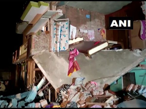 Gonda: Two adjacent houses collapsed after cylinder blast 7 dead