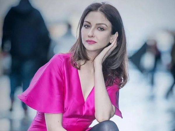 Saumya Tandon Why quit Bhabiji Ghar Par Hain TV Actress Get Bigg Boss 14 Offer?