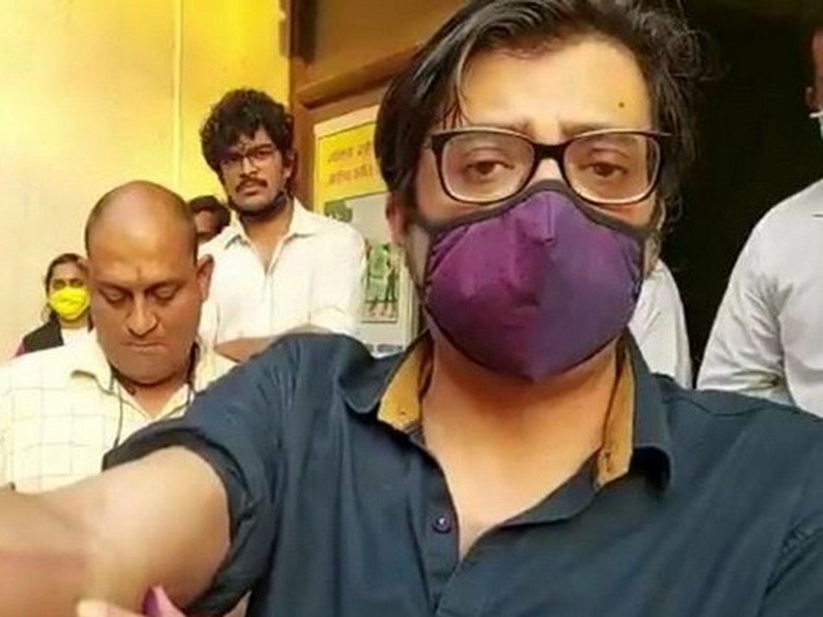 Arnab Goswami: सुप्रीम कोर्ट से राहत मिलने के बाद अग्रिम जमानत के लिए सेशन कोर्ट पहुंचे अर्नब गोस्वामी