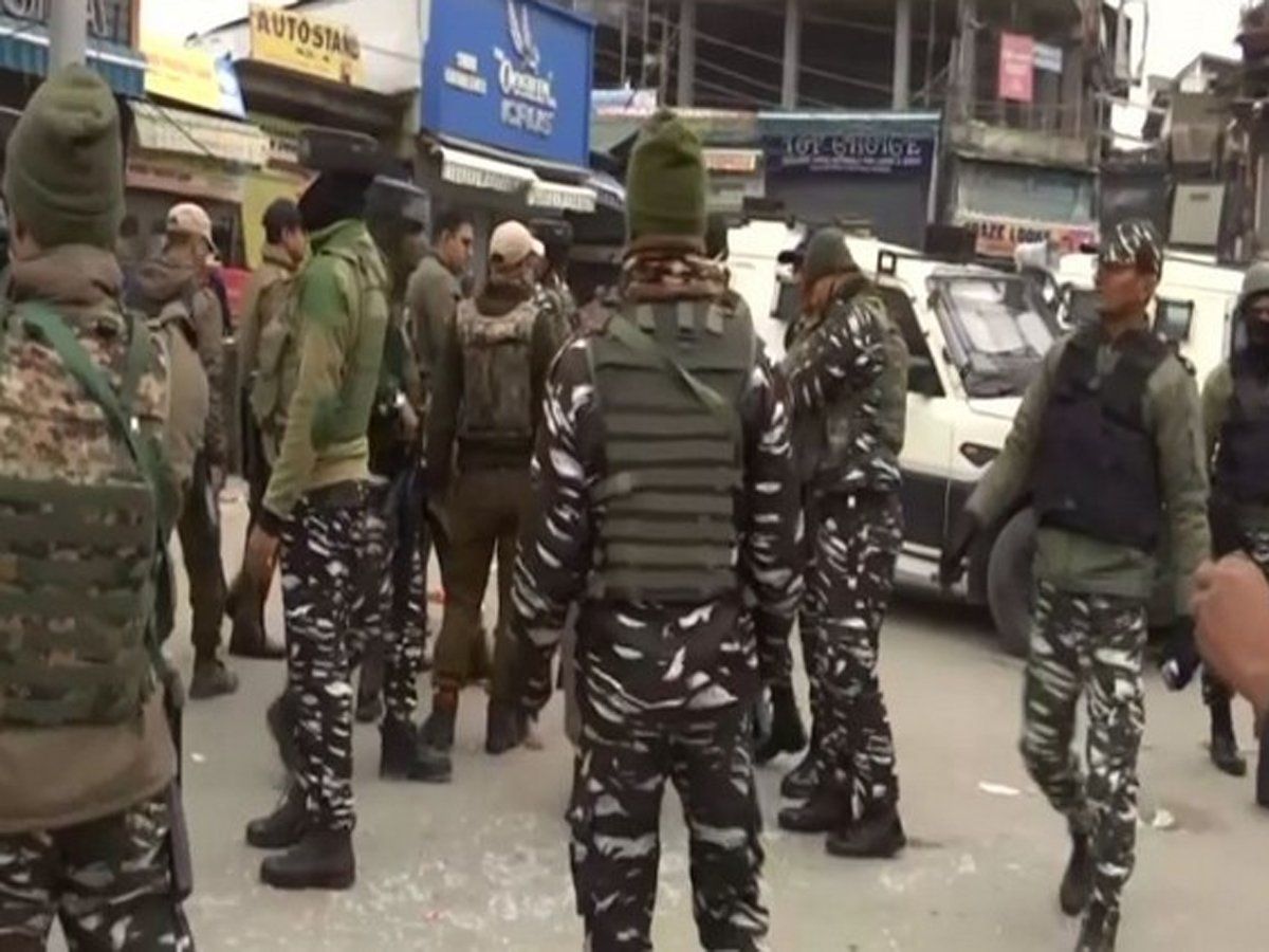 Srinagar : श्रीनगर में ग्रेनेड हमले में दो की मौत, 24 लोग घायल हुए