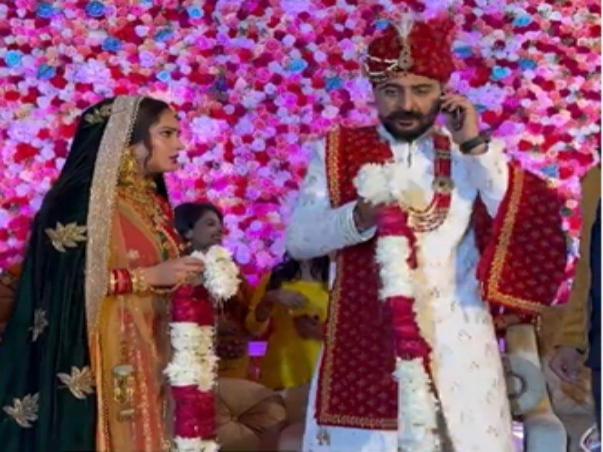 Viral Video: शादी के बीच दूल्हे को आया GF का फोन, फिर जो हुआ उसे देखते रह गए लोग