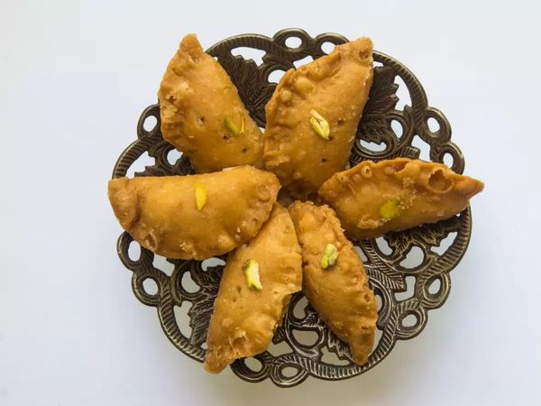 5 Tips for Perfect Gujiya in hindi, 5 Tips for Perfect Gujiya, 5 Tips for Perfect Gujiya hindi Article, 5 Best Tips for Perfect Gujiya, गुजिया बनाने का 5 आसान तरीका, गुजिया बनाने के 5 परफेक्ट टिप्स, परफेक्ट भुजिया बनाने के 5 घरेलू टिप्स, परफेक्ट गुजिया बन