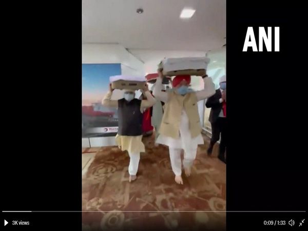 Taliban in Afghanistan, three copies of Guru Granth Sahib, Hardeep Singh Puri, V Muraleedharan, Indian citizens returned from Afghanistan, Afghanistan Taliban News in Hindi