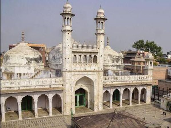 Anjuman Intejamia masjid committee appeals namazi to turn up in less number