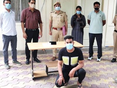 A gym trainer Was harassing more than 100 girls on social media used to send obscene messages and videos in delhi A gym trainer Was harassing more than 100 girls on social media used to send obscene messages and videos in delhi