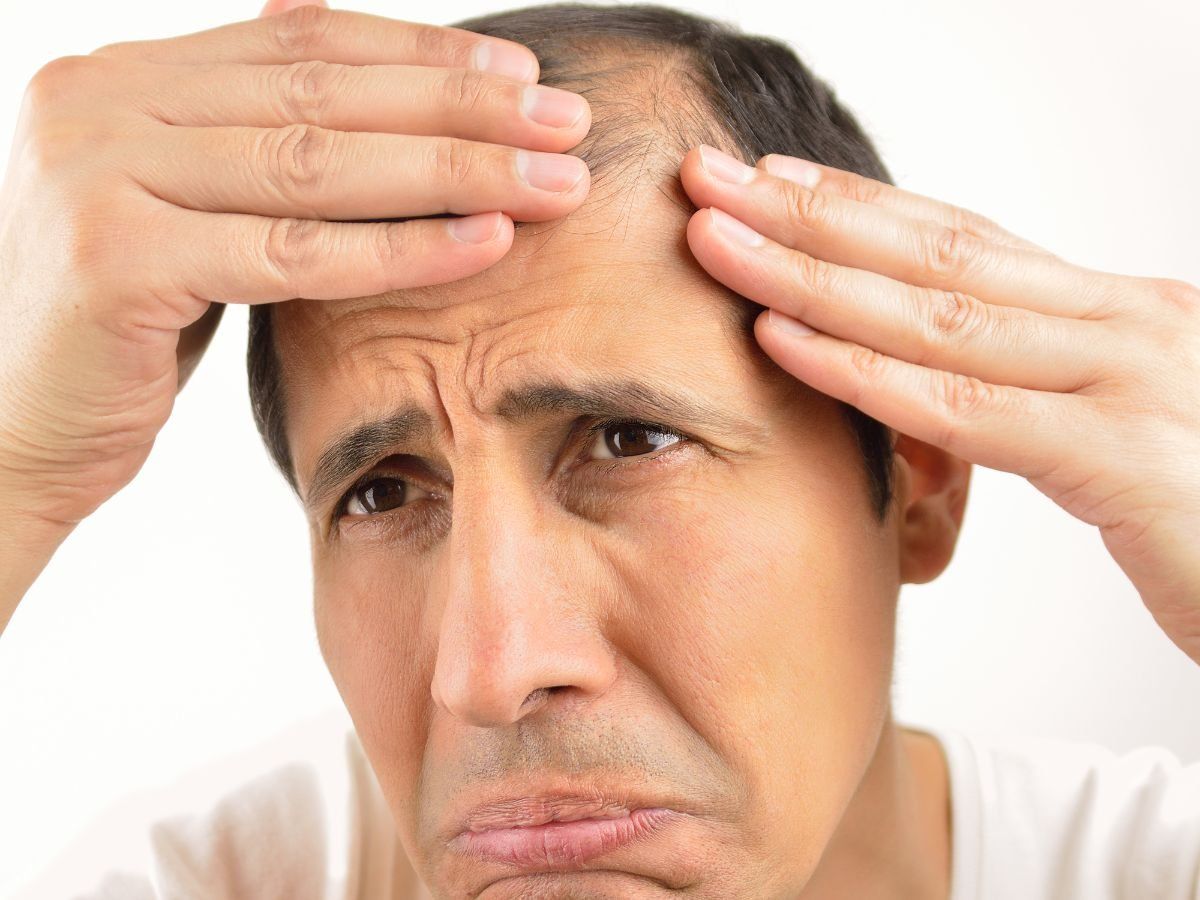 Hair Loss Tips For Men: बाल झड़ने की समस्या से आप भी हैं परेशान? एक बार जरूर आजमाएं ये 5 घरेलू नुस्खे