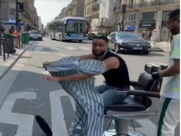 Viral video man hair cutting on road then doing something strange watch funny viral video