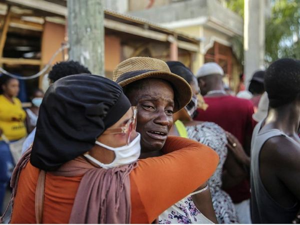 हैती में हाहाकार, भूकंप से मरने वालों की संख्‍या 1297 हुई, तूफान से हालात और बिगड़ने की आशंका
