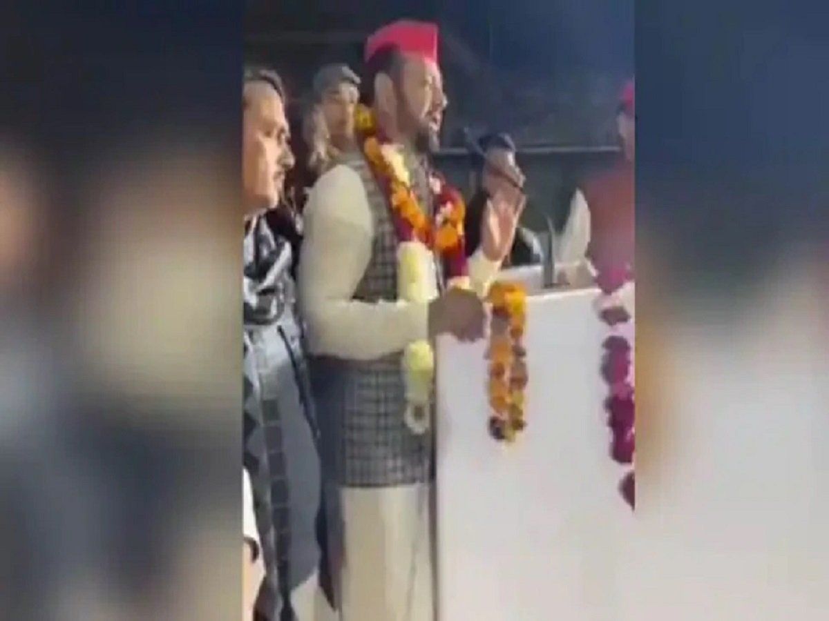 UP Chunav: SP उम्मीदवार हाजी रईस की फिसली जुबान, बोले- 'समाजवादी पार्टी ने देश- प्रदेश को बर्बाद किया