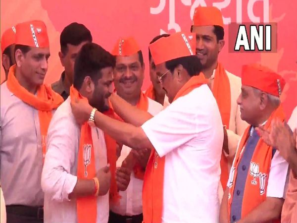 hardik patel joins bjp