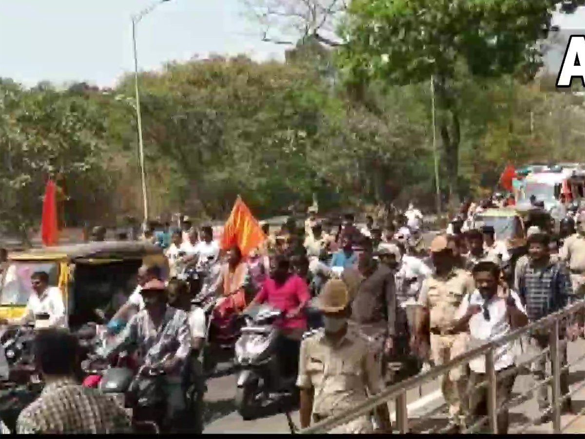 Shivamogga: हर्ष की हत्या के खिलाफ बजरंग दल की रैली, गिरिराज बोले-'टुकड़े-टुकड़े गैंग ने कराई मॉब लिंचिंग'