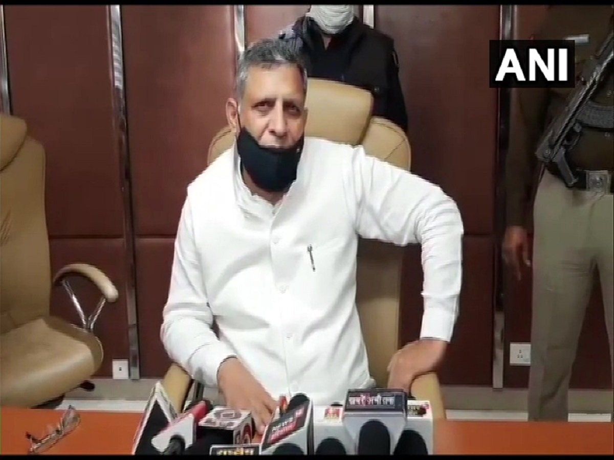 Haryana: रेवाड़ी में 72 छात्र कोरोना पॉजिटिव, शिक्षा मंत्री बोले- अब सिस्टम तो नहीं बंद कर सकते