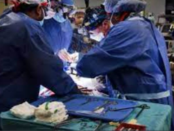 man with terminal heart disease gets a transplant of genetically modified pig heart in America