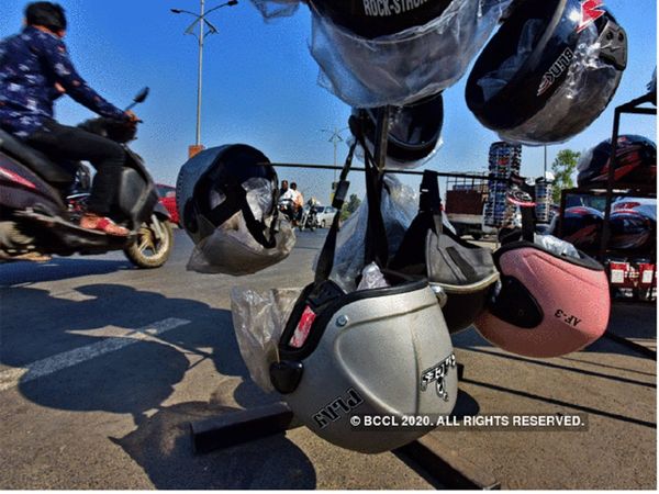 अब नहीं चलेगा लोकल हेलमेट, देना होगा भारी-भरकम जुर्माना, हो सकती है जेल