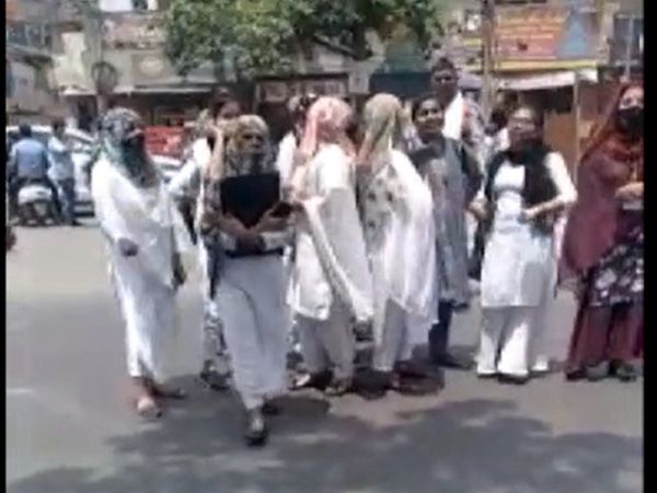 Hijab Controversy, Uttar Pradesh, Ghaziabad, College, tablet distribution