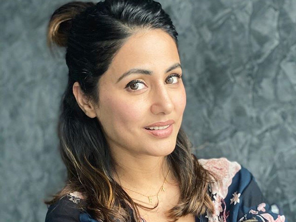 7 Hina Khan hairstyles that will help you look sassy and pretty throughout  the summers  You can carry this neat Hina Khan hairstyle anywhere