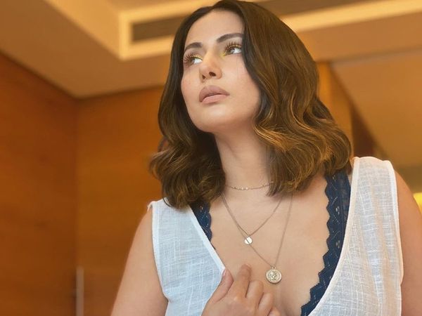 hina khan yellow eye liner look viral know how to carry 