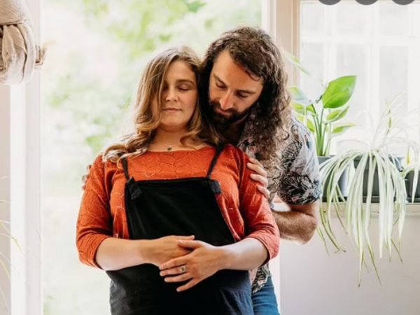 Britain Man Charged seven thousand for hug Know About truth