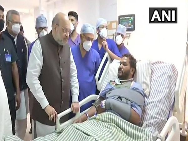 5 years old girl awaits return of commando father from naxal's captivity