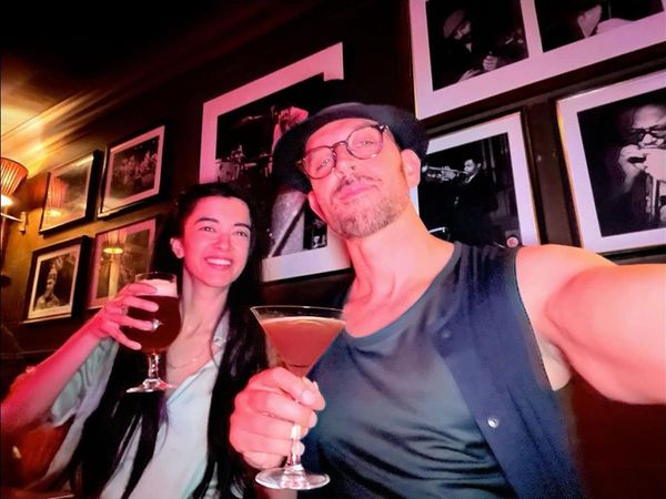Saba Azad shares Romantic picture with Hrithik Roshan from abroad vacation check romantic PDA