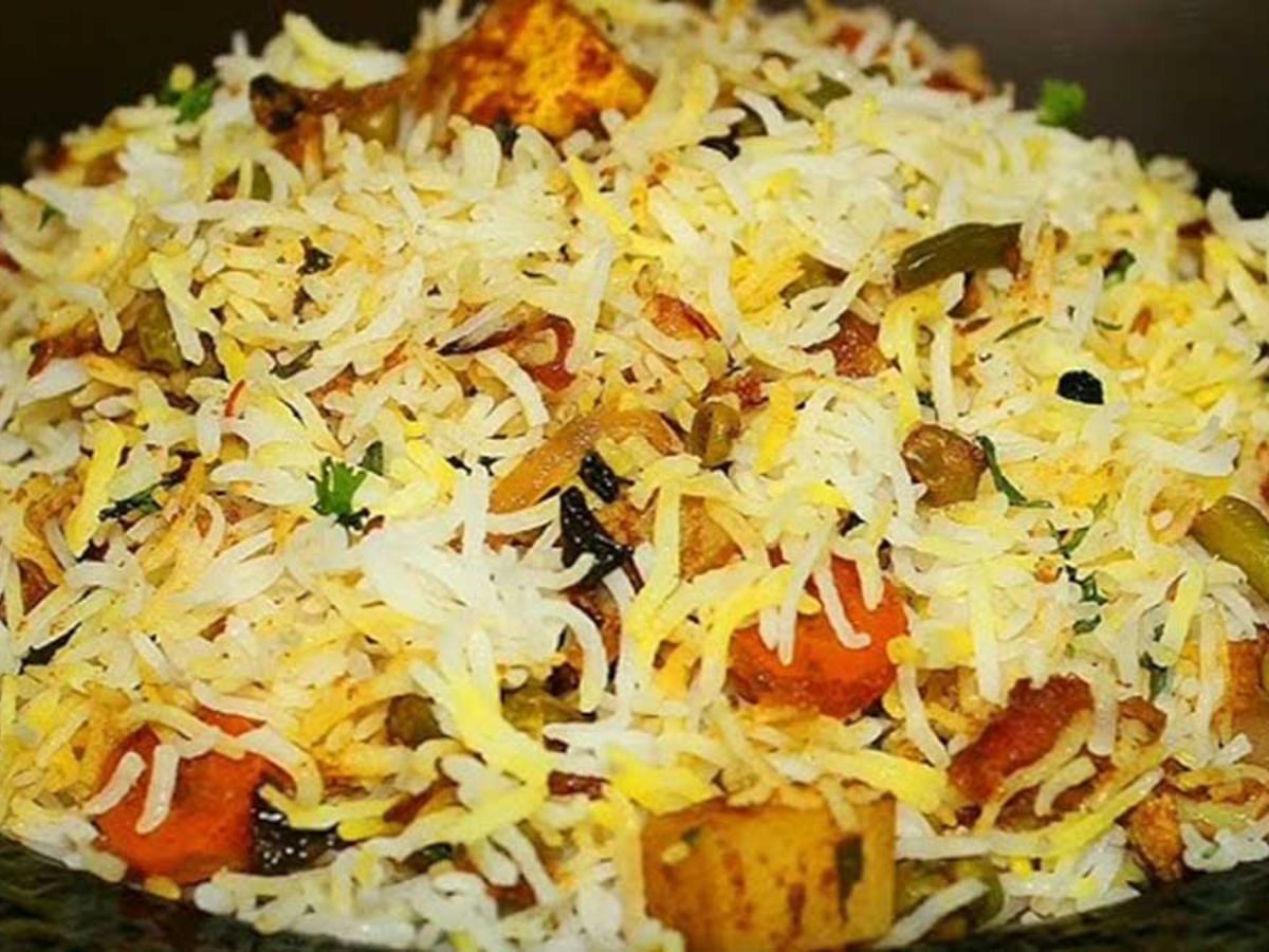 Recipe Tips How To Cook Hyderabadi Dum Veg Biryani Easy Recipe In Hindi वीकेंड में ट्राई करें 4730