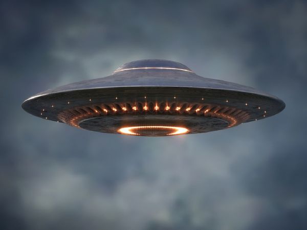 एलियंस ने कई बार किया अपहरण! महिला का दावा- UFO में बिठाकर कराई 'दूसरी दुनिया' की सैर (साभार : iStock)