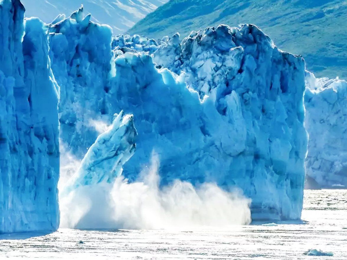 Iceberg: दुनिया का विशालतम हिमखंड बना ब्रिटिश द्वीप के लिए खतरा,टकराया तो होगी भारी तबाही!