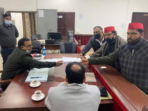 BJP hits back on akilesh yadav over idris malik in saharanpur 