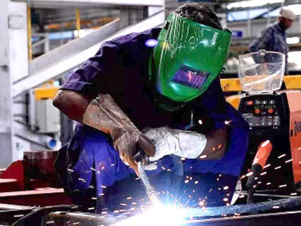 विनिर्माण क्षेत्र के कमजोर प्रदर्शन की वजह से औद्योगिक उत्पादन की वृद्धि की रफ्तार सुस्त बनी हुई है