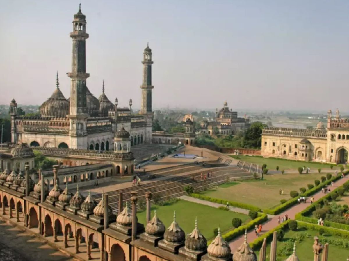 Lucknow के ऐतिहासिक Imambara में बड़ा नुकसान! भरभरा कर गिर पड़ी दीवार