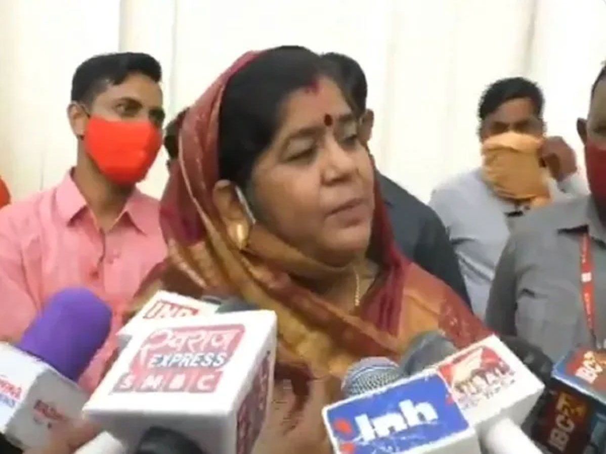 MP:अब इमरती देवी ने कमलनाथ को लेकर दिया विवादित बयान, पूर्व CM कमलनाथ को लेकर कही ये बात