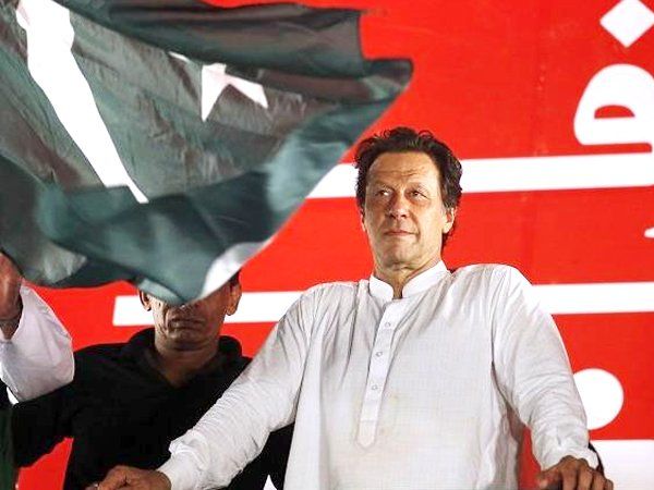 PoK को लेकर डरे इमरान खान सता रही आशंका कि भारत पीओके में कर सकता है कार्रवाई, बोले हमारी सेना भी तैयार