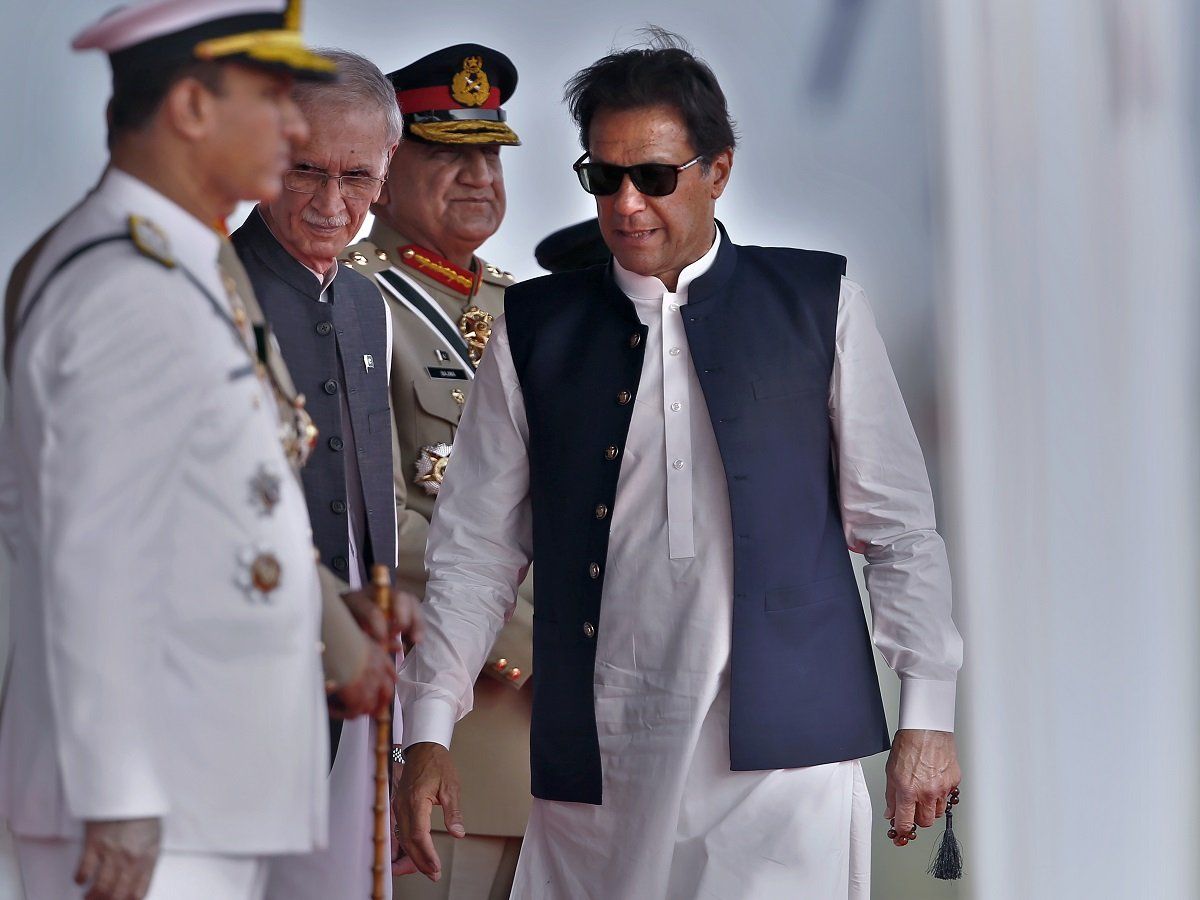 Imran Khan Resignation letter: सियासी पिच पर 'क्लीन बोल्ड' हुए इमरान खान, पढ़ें अपने इस्तीफे में क्या लिखा