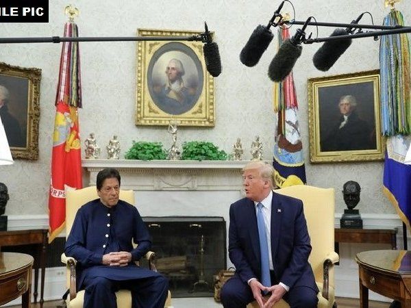 कश्मीर पर एक बार फिर अमेरिका ने मध्यस्थता राग अलापा, दावोस में ट्रंप से मिले इमरान खान