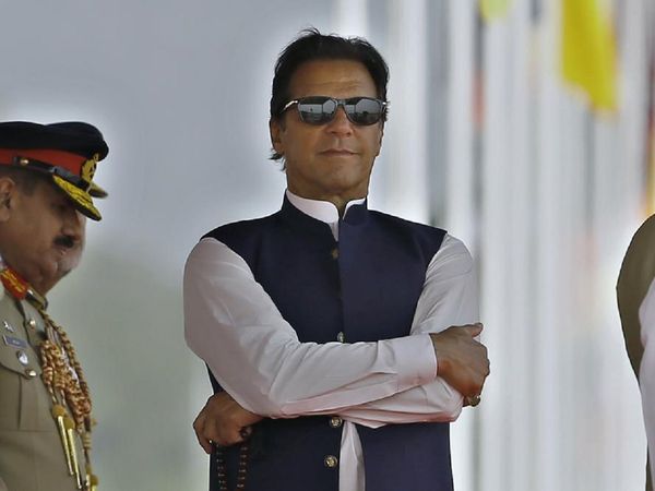 विपक्ष को फिर चौंकाएंगे 'कप्‍तान', पाकिस्‍तान में इमरान खान के संबोधन पर टिकीं नजरें