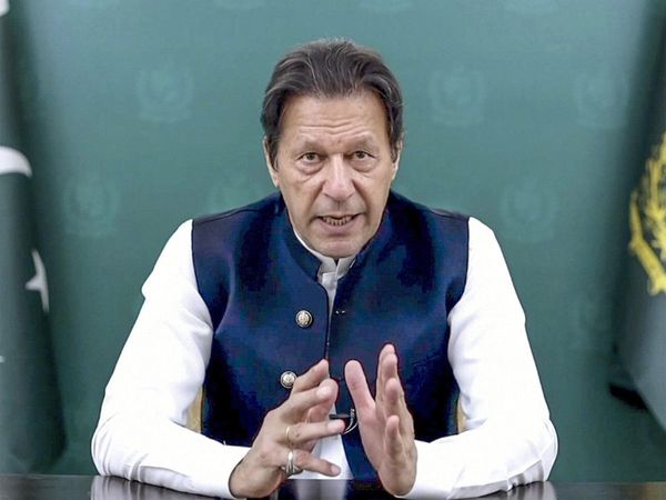 Imran Khan may ask his party MPs to resign en masse