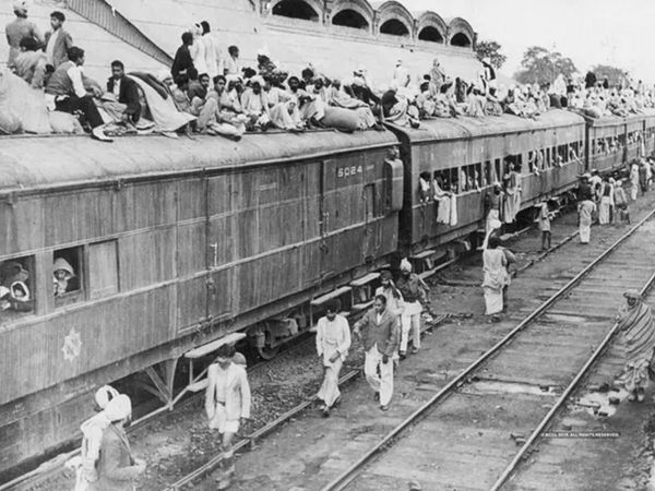 आजादी के जश्‍न के साथ विभाजन का दर्द, जब हर तरफ हिंसा, मारकाट से हो गई थी मानवता शर्मसार