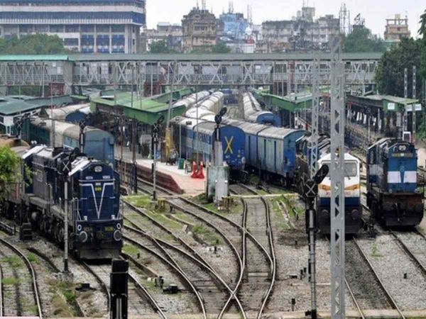 Passenger train between India and Bangladesh will run on track from today was stopped for 2 years due to Corona