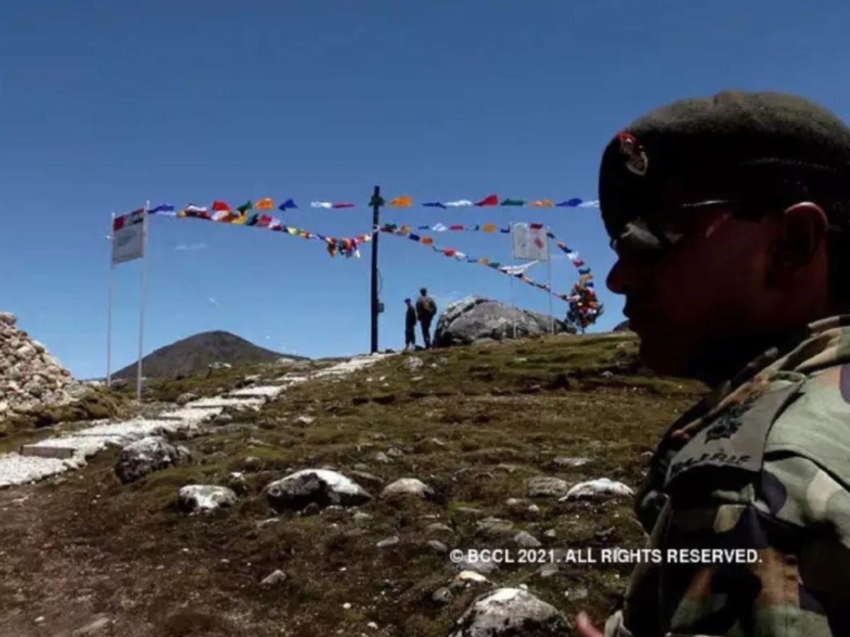 डोकलाम 2.0 की ओर 'ड्रैगन'? जहां हुआ सेना-PLA का आमना-सामना वहां बसा चीनी गांव, घरों के बाहर दिखीं कार- सैटेलाइट फोटो में खुलासा