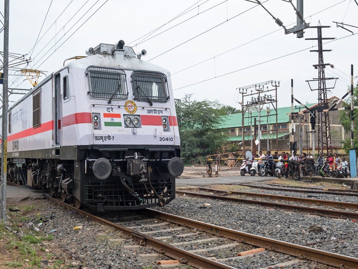 RRB Group D Admit Card: रेलवे ग्रुप-डी परीक्षा एडमिट कार्ड जल्द होंगे जारी, जानें CBT 1 परीक्षा पैटर्न और कैसे करें तैयारी