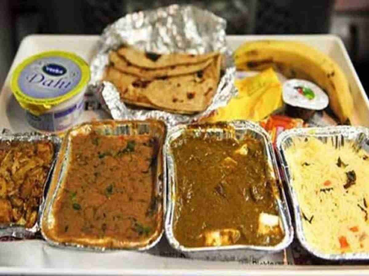 कैटरिंग को लेकर इंडियन रेलवे जल्द लाएगी नई पॉलिसी, ई कैटरिंग- प्री कुक्ड मील पर होगा जोर
