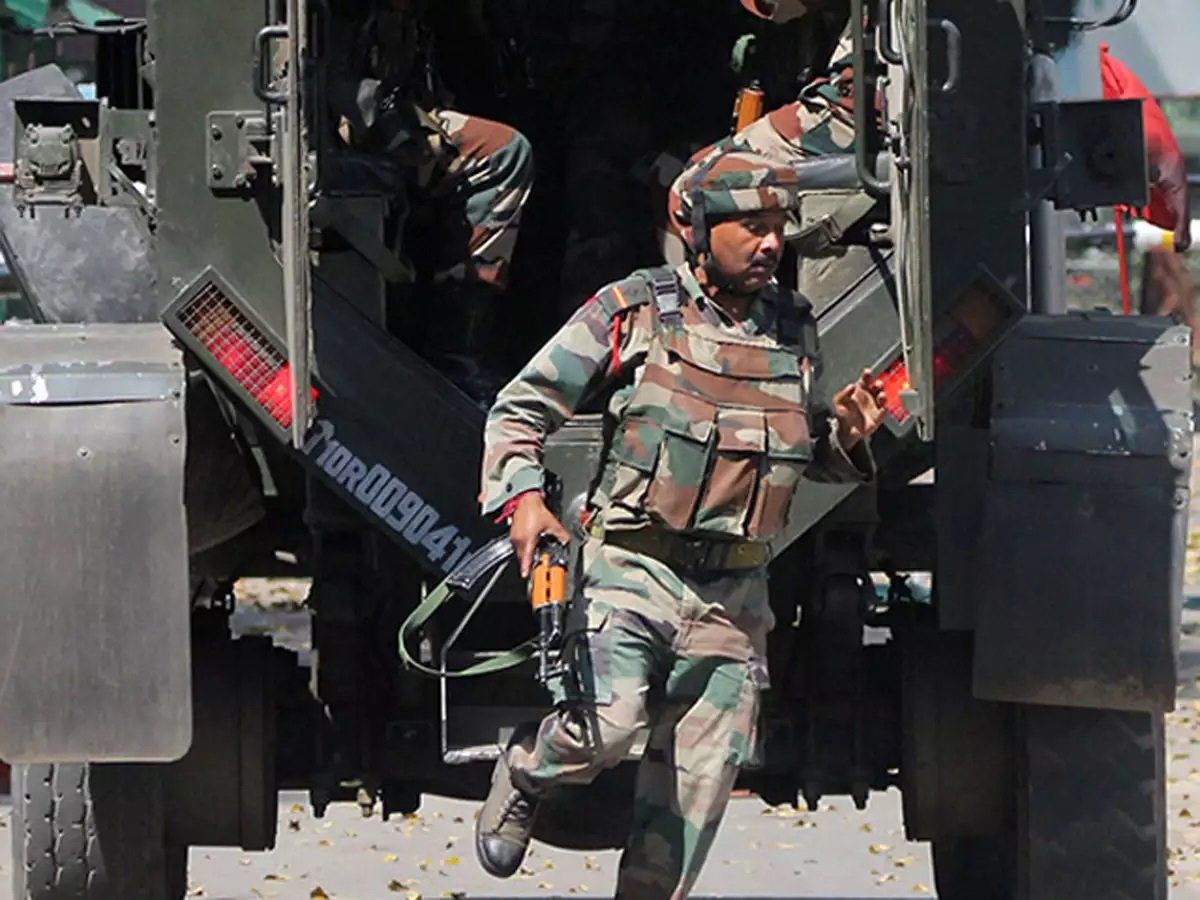Jammu Kashmir Terrorism: पांच के बदले 25 आतंकियों के सफाए की जरूरत, 'सामना' में शिवसेना की हुंकार