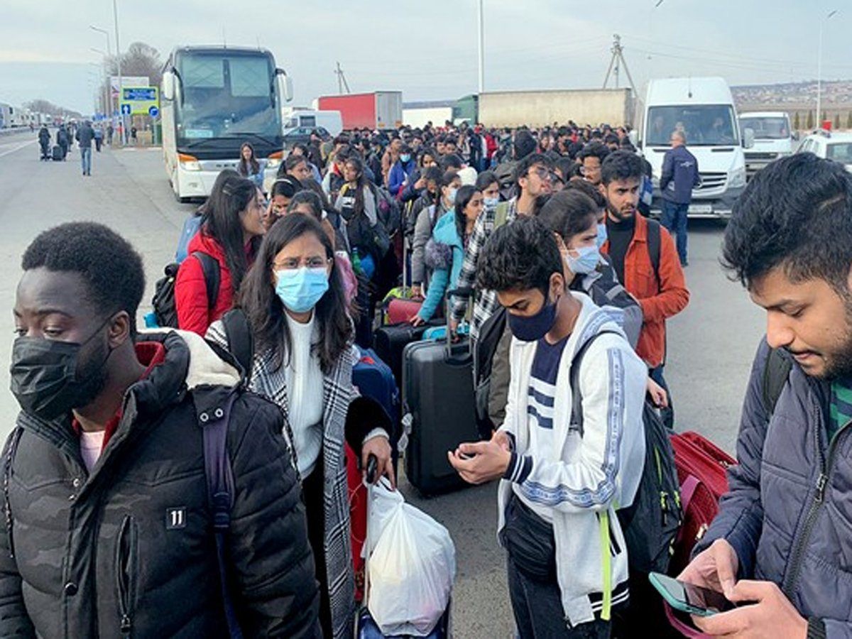 Indian students : 'भारतीय छात्रों को बनाया है बंधक', रूस के दावे पर यूक्रेन ने दी प्रतिक्रिया