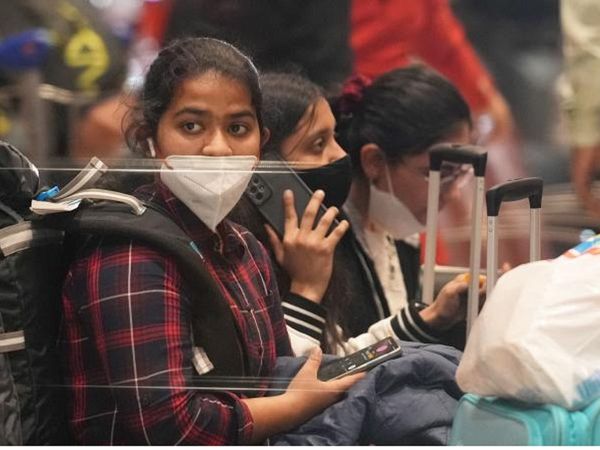 यूक्रेन में मुश्किलों का सामना कर रहे छात्र, सुनाई आपबीती