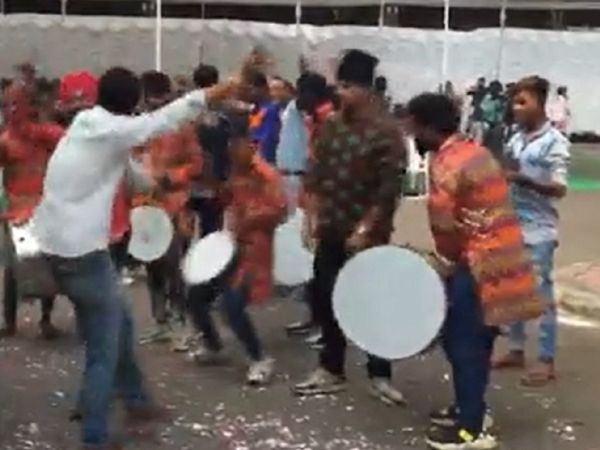 इंदौर लगातार 5वीं बार बना सफाई का सिरमौर तो खुशी से नाच उठे नगर निगम के कर्मचारी